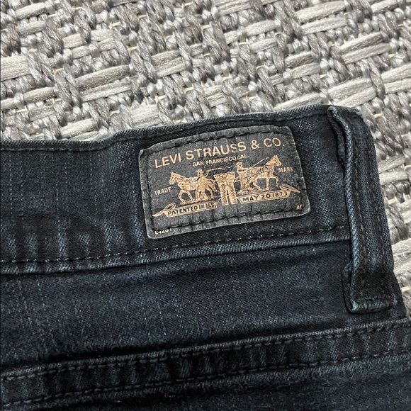 Levi’s | Black Perfectly Slimming Straight Leg Jeans - Picture 7 of 12